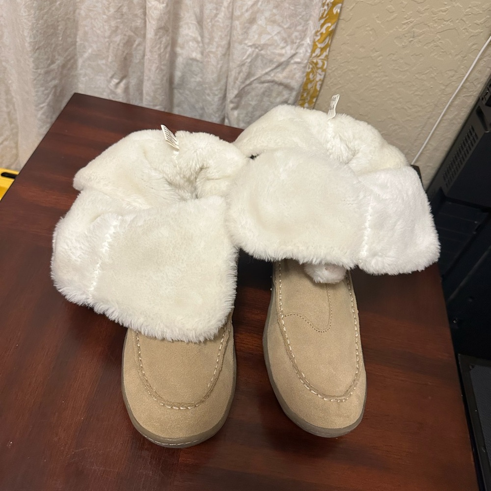 Airwalk Women's Sz 10 Tan Suede Boots with Faux Fur Lining - Picture 6 of 9